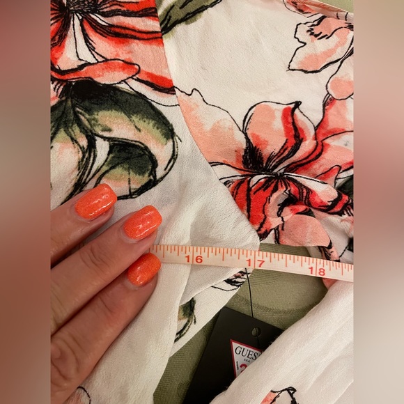 New Guess Long Sleeve Karlotta Blushing Azalea Floral Print Faux Wrap CropTop XS - Picture 11 of 16